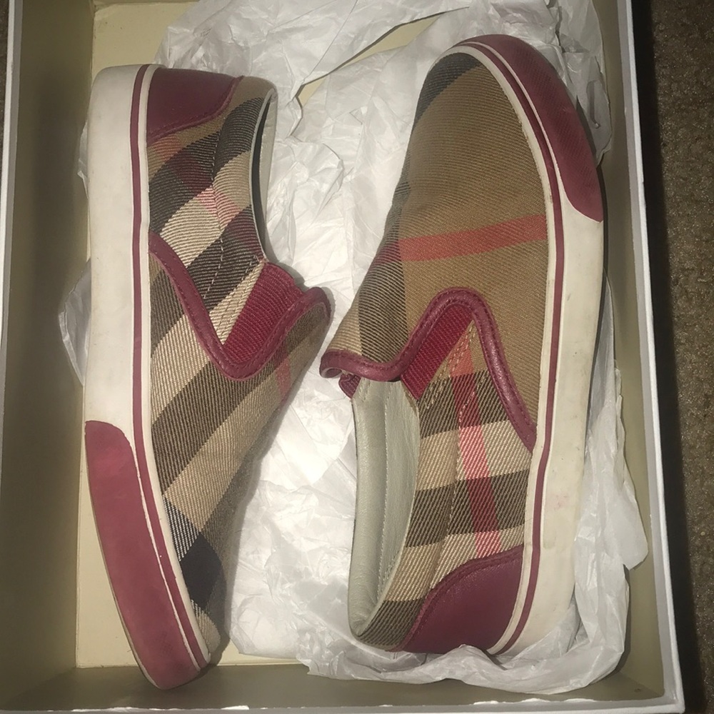 Burberry slip on shoes